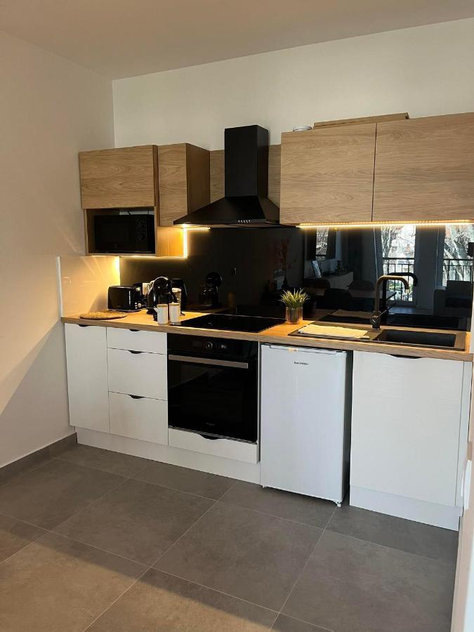 Room In The City 2 Sopron Bagian luar foto
